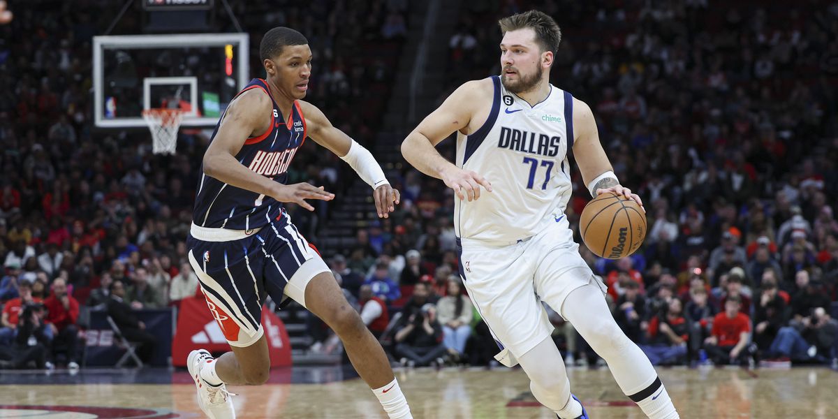 NBA Action Mavericks vs Rockets